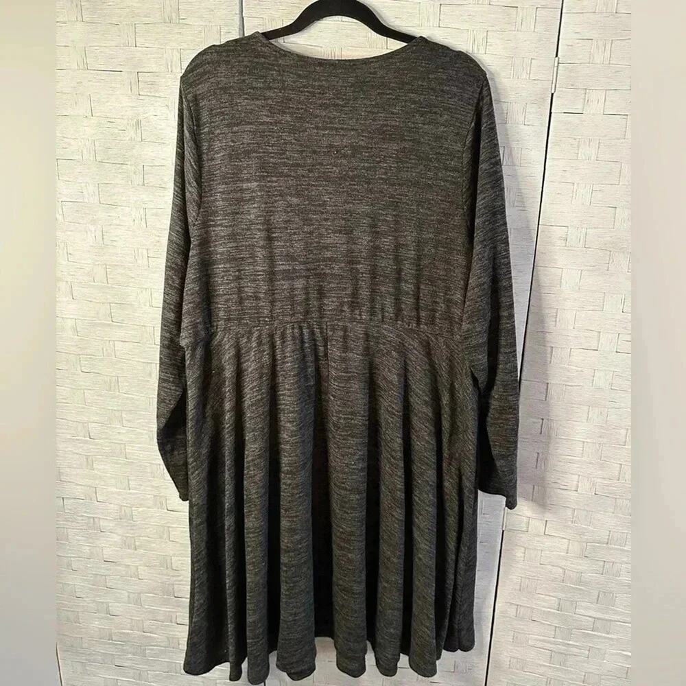 Torrid, midi gray long sleeve knit dress with pockets travel cozy soft Plus size - Picture 5 of 8